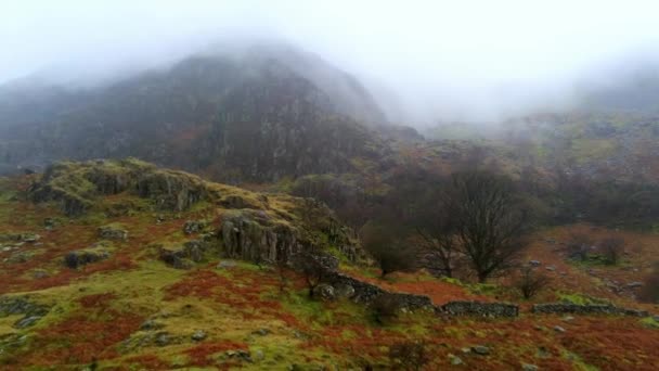 Snowdonia National Park Wales Nevel Luchtfoto Vlucht Footage Reisfotografie — Stockvideo