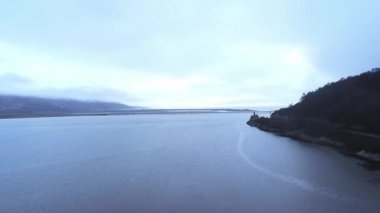 Barmouth Wales gölde akşam üzerinde uçuş
