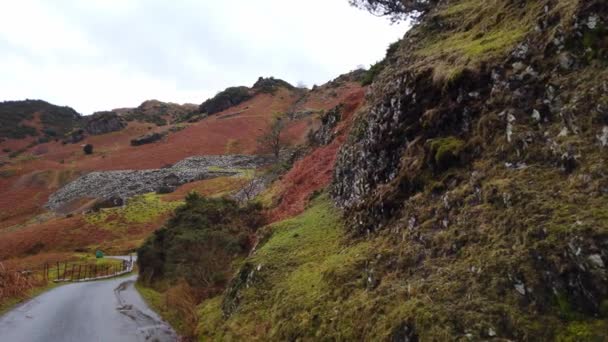 Fantastiska landskap i bergen i Lake District National Park England — Stockvideo