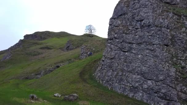 İngiltere'de en yüksek İlçe Milli Parkı, Winnats Pass çarpıcı — Stok video