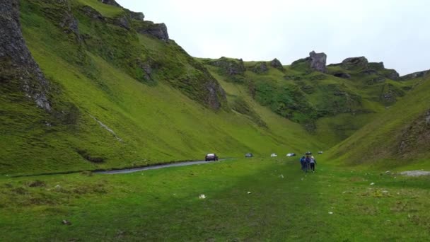 Impresionante paisaje en Winnats Pass en el distrito de Peak National Park England — Vídeo de stock