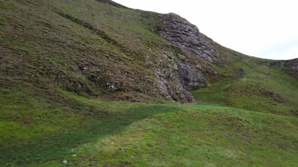 Impresionante Winnats Pass en Inglaterra en el Parque Nacional Peak District — Vídeo de stock
