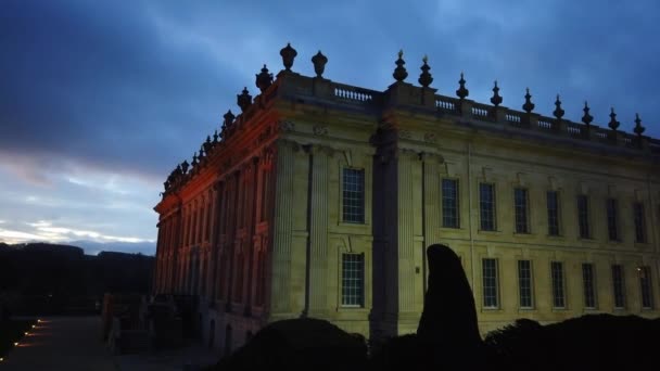 Mooie Chatsworth House in de buurt van Bakewell op Peak District National Park. — Stockvideo