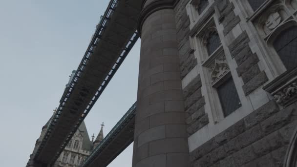Increíble Tower Bridge en Londres steadicam shot — Vídeo de stock
