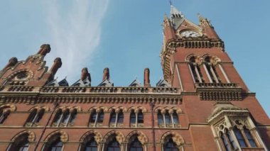 Güzel cephe St Pancras Uluslararası Tren istasyonuna Londra