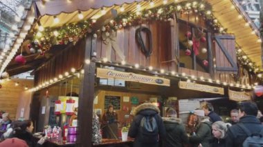Leicester Square Londra - Londra, İngiltere - 16 Aralık 2018 güzel Noel pazarı