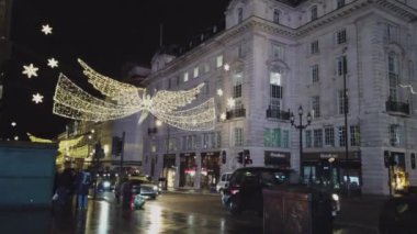 Harika Noel dekorasyonu Regent Street Londra gece - Londra, İngiltere - 16 Aralık 2018