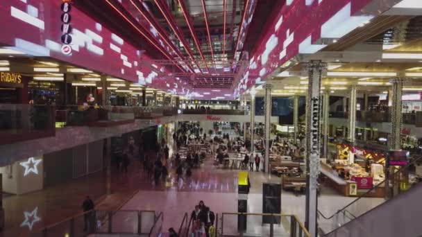 Westfield East Stratford City i London - London, England - 16 December 2018 — Stockvideo