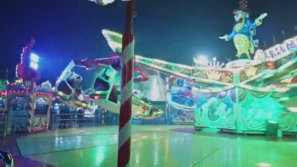 Enorme Winter Wonderland kerstmarkt in Londen - Londen, Engeland - December 16, 2018 — Stockvideo