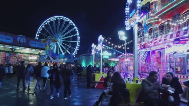 Rueda de la fortuna en la feria Winter Wonderland de Londres - LONDRES, INGLATERRA - 16 DE DICIEMBRE DE 2018 — Vídeos de Stock