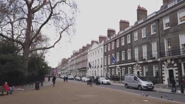 Typical London Street view at Russell Square - LONDON, ENGLAND - DECEMBER 16, 2018 — Stock Video
