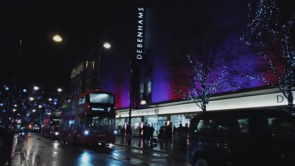 London Oxford Street at Christmas Time by night - LONDON, ENGLAND - DECEMBER 16, 2018 — Stock Video
