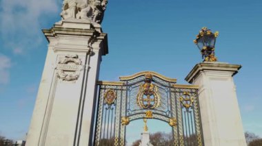 Buckingham Sarayı Londra güneşli bir günde - Londra, İngiltere - 16 Aralık 2018