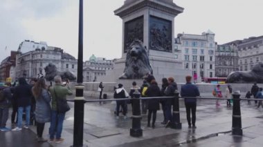 Trafalgar Square Londra steadicam shot - Londra, İngiltere - 16 Aralık 2018