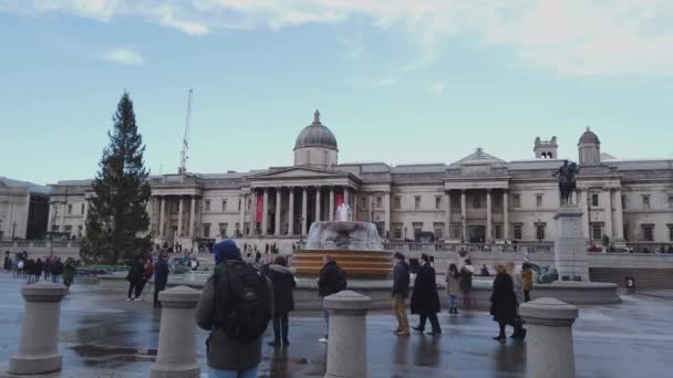 Trafalgar Square en Londres steadicam shot - LONDRES, INGLATERRA - 16 DE DICIEMBRE DE 2018 — Vídeos de Stock