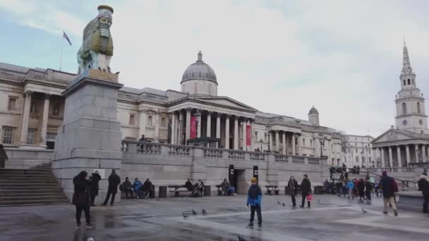 Beroemde National Gallery at Trafalgar Square in Londen - Londen, Engeland - December 16, 2018 — Stockvideo