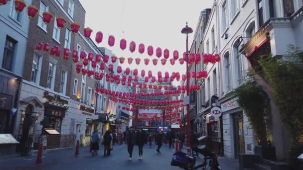 Chinatown district in london - london, england - dezember 16, 2018 — Stockvideo