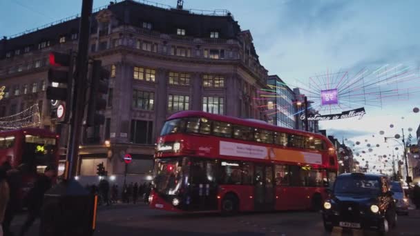 Karácsonyi hívja a londoni Oxford Street - London, Anglia - 2018. December 16. — Stock videók