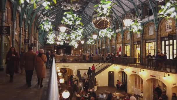 Noël à Covent Garden Londres - LONDRES, ANGLETERRE - 16 DÉCEMBRE 2018 — Video