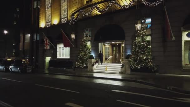 Famoso Ritz Hotel London de noche - LONDRES, INGLATERRA - 16 DE DICIEMBRE DE 2018 — Vídeos de Stock
