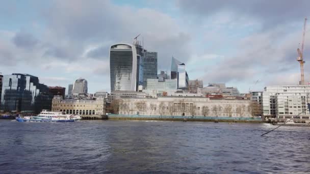 Современный финансовый район Лондона - ЛОНДОН, Англия - 16 ДЕКАБРЯ 2018 — стоковое видео