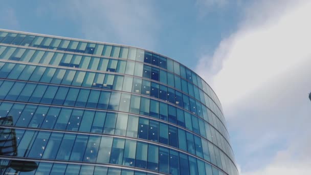 Arquitectura moderna y edificios de oficinas en Londres - LONDRES, INGLATERRA - 16 DE DICIEMBRE DE 2018 — Vídeo de stock