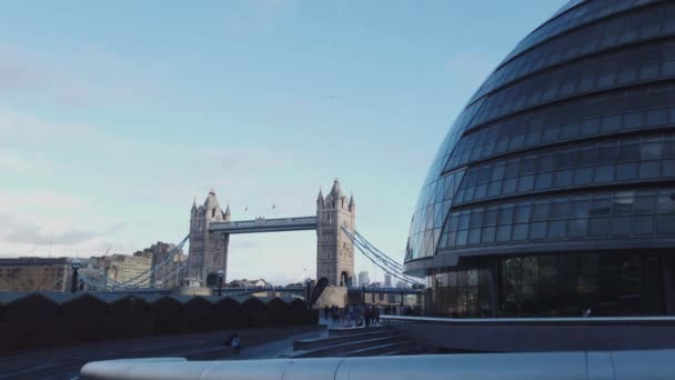 Відоме London City Hall будівлі - Лондон, Англія - 16 грудня 2018 — стокове відео