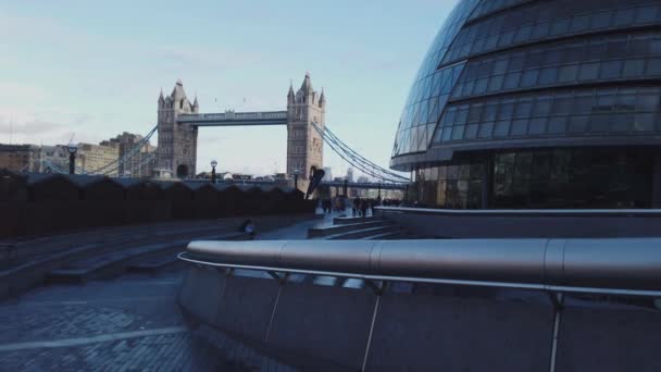 有名なロンドン市庁舎建物 - ロンドン、イギリス - 2018 年 12 月 16 日 — ストック動画