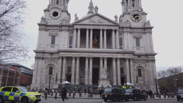 Berühmte st pauls kathedrale in der stadt london - london, england - dez 16, 2018 — Stockvideo