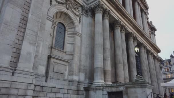 St Pauls Λονδίνο τον περίφημο καθεδρικό ναό της πόλης - Λονδίνο, Αγγλία - 16 Δεκεμβρίου 2018 — Αρχείο Βίντεο