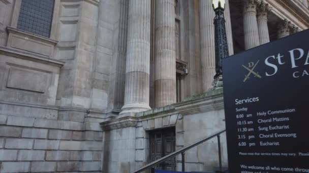 St Pauls London de beroemde kathedraal in de stad - Londen, Engeland - December 16, 2018 — Stockvideo