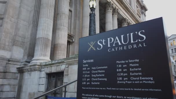 St Pauls Londýn slavná katedrála ve městě - Londýn, Anglie - 16 prosince 2018 — Stock video