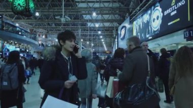 Bitirim - Londra, İngiltere - 16 Aralık 2018'ın Londra Waterloo İstasyonu