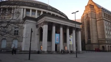 St Peters Meydanı - Manchester, Büyük Britanya - 1 Ocak 2019 Manchester Merkez Kütüphanesi