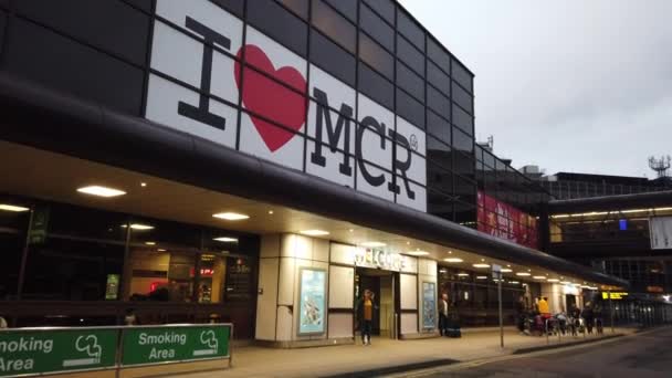 Love Manchester Sign Flughafen Manchester Vereinigtes Königreich Januar 2019 — Stockvideo