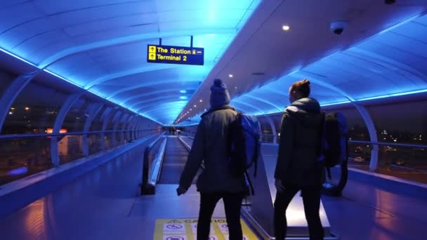 曼彻斯特机场的现代人行道 英国曼彻斯特 2019年1月1日 — 图库视频影像