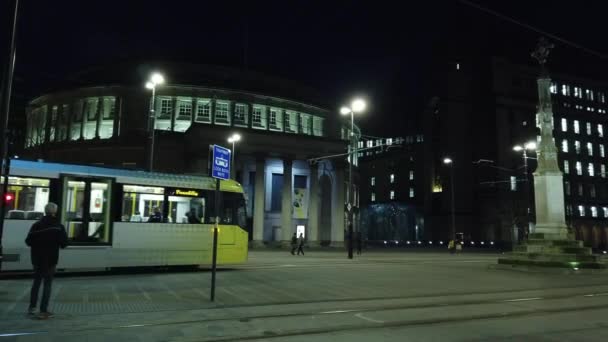 晚上曼彻斯特的圣彼得斯广场 英国曼彻斯特 2019年1月1日 — 图库视频影像