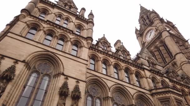 Die fassade des manchester town hall - manchester, england - 1. januar 2019 — Stockvideo