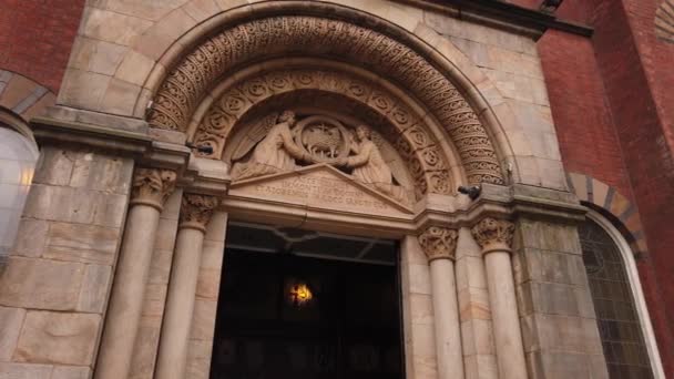 Entrada Para Igreja Santa Maria Jóia Escondida Manchester Manchester Reino — Vídeo de Stock