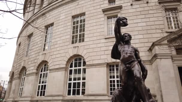 Escultura Frente Biblioteca Central Manchester Manchester Reino Unido Janeiro 2019 — Vídeo de Stock