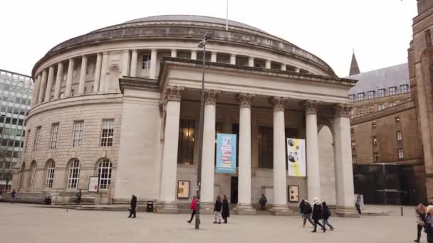 丸い建物のマンチェスター中央図書館 マンチェスター イギリス 2019 — ストック動画