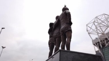Manchester United futbol zemin Old Trafford - Manchester, Büyük Britanya - 1 Ocak 2019 yılında Birleşik Trinity heykeli