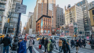 Manhattan New York - New York, ABD - Dece meşgul sokak köşesinde