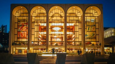 Güzel bina bir araya geldi Metropolitan Opera New York - yeni 