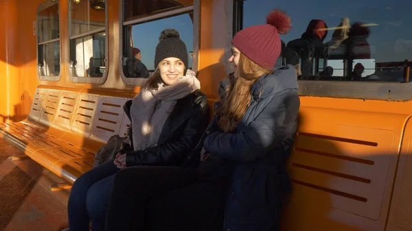 Riding the Staten Island Ferry - NEW YORK, USA - DECEMBER 4, 20 — Stock Photo, Image
