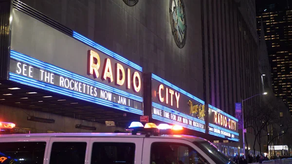 Famaous Radio city Music Hall em Manhattan - NOVA IORQUE, EUA - DE — Fotografia de Stock