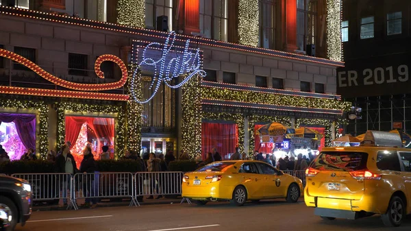 Χριστουγεννιάτικη διακόσμηση στο Manhattan Saks Fifth Avenue - Νέα Υόρκη - — Φωτογραφία Αρχείου