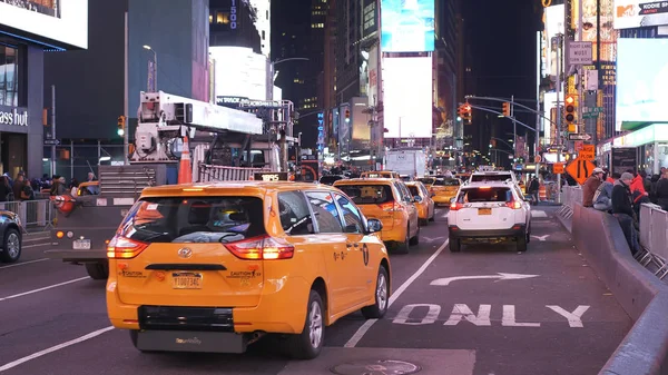Manhattan street view at Times Square - NOVA IORQUE, EUA - DEZEMBRO — Fotografia de Stock