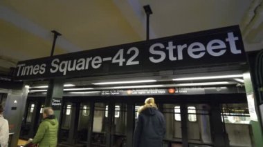 Times Square 42nd street işaret Manhattan'da