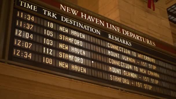 Calendário na estação Grand Central de Nova Iorque — Vídeo de Stock